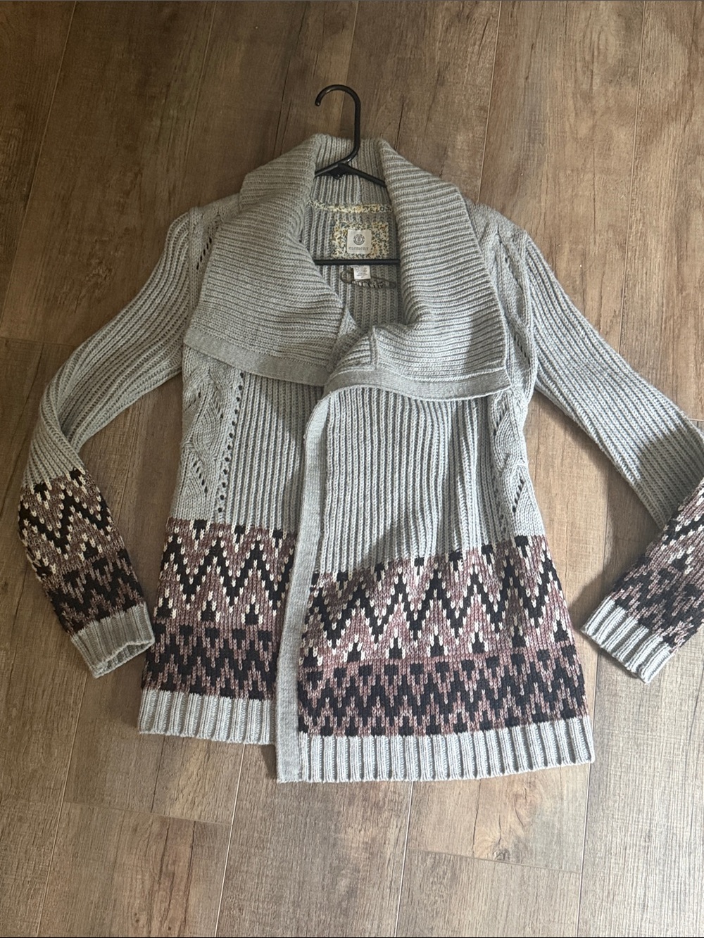Cozy Shawl Collar Knit Cardigan Sweater in Light Gray with Patterned Hem